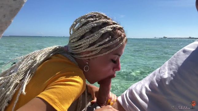 Слюнявый отсос от Freya Stein на берегу моря